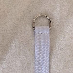 white fabric belt with silver rings🤎